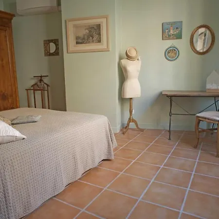 Au Coin De La Roquette Apartment Arles