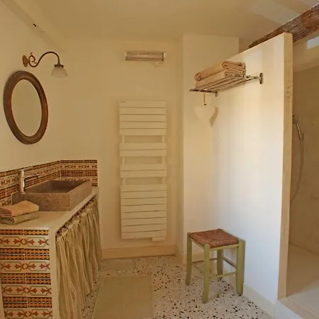 Au Coin De La Roquette Apartment Arles