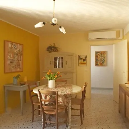 Apartment Au Coin De La Roquette Arles
